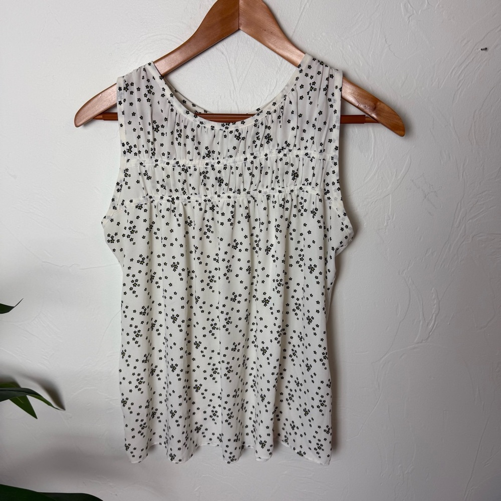 ✨ LOFT Ivory Floral Sleeveless Blouse | Size Small ✨